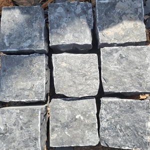 Dalles en pierre calcaire foncée, taillées à la main, en forme de cube, pour allées extérieures, patios, jardins, aménagements paysagers, blocs de pierre, finition rustique - Product Image 1