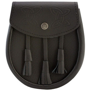 Sporran Kilt Escocés Negro de Cuero Vegano con Nudo Celta Grabado, Cierre de Botón y Cadena de Cintura Sporran - Product Image 1