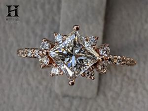Bague Solitaire Personnalisée en Or avec Moissanite Taille Princesse, Sertissage Étoile, Halo Éclatant, Bijoux Fins, Vente en Gros Fabricant - Product Image 5
