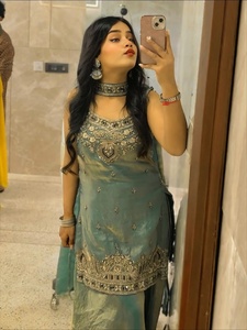 Ensemble élégant Kurta Sharara & Dupatta – Tenue ethnique élégante, dernière collection de vêtements ethniques pour femmes, pour mariage et occasions festives - Product Image 4