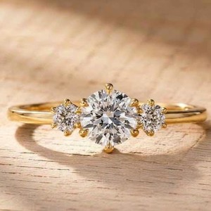 Bague de fiançailles trilogie en diamant rond cultivé en laboratoire, or massif 10K 14K 18K, design de joaillerie fine, certifié IGI, couleur DEF, clarté VSVVS - Product Image 3