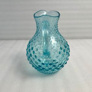 Carafe en verre bleu marine élégante de qualité supérieure pour servir de l'eau, du jus, du lait et des boissons froides à la maison - Product Image 3