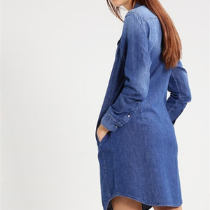 Vente Chaude : Robe Chemise en Jean Slim à Manches Longues pour Femme, Style Décontracté et Tendance, Idéale pour l'Été et l'Automne, Qualité Supérieure, Vente en Gros - Product Image 2