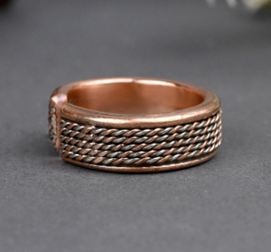 Bague en métal à motif martelé, bijoux ayurvédiques, accessoires bio-énergétiques durables, sans produits chimiques, respectueux de l'environnement - Product Image 2