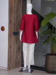 Kurti en coton brodé marron pour femmes avec pantalon blanc, tenue décontractée ethnique, coupe ample, longueur midi, toutes saisons, style Inde Pakistan - Product Image 5