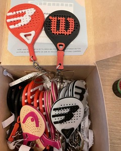 Llavero de Raqueta de Pádel de Goma Duradera de la Mejor Calidad al por Mayor con Logotipo Personalizado OEM, Material de PVC Suave y Silicona para Regalos - Product Image 3
