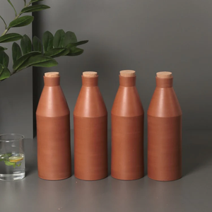 Lot de 4 bouteilles modernes en terre cuite faites à la main - 750 ml avec bouchon en liège de la collection Design Rencontre Tradition - Product Image 2