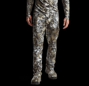 Pantalon de chasse pour homme, tissu polyester respirant, taille haute, fermeture éclair et bouton, poches avant, latérales et arrière. - Product Image 2