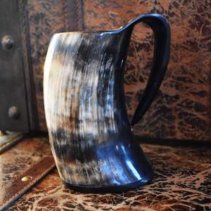 Vaso de cuerno artesanal rústico, taza medieval, jarra vikinga, jarra de cuerno hecha a mano, artículos de bebida de cuerno rústicos - Product Image 1