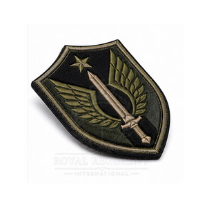Badges de poitrine personnalisés aux couleurs vives, aux designs épurés et aux matériaux de qualité pour vêtements, vestes, sacs et accessoires - Product Image 3