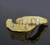 Ensemble de grillz pour homme personnalisé Artine Lab Diamond, avec diamants taille brillant et design ouvert |   Grillz dentaire en or jaune 14 carats certifié IGI