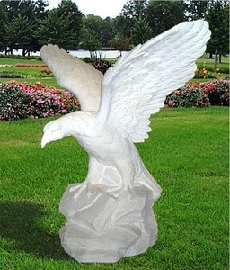 Statue d'Aigle en Pierre pour Jardin, Décoration Traditionnelle d'Extérieur pour Pelouse et Cour avec Garantie à Vie - Product Image 3