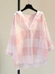 T-shirt coupe-vent d'été léger et respirant pour femme grande taille, avec protection solaire et capuche, respectueux de l'environnement - Product Image 2