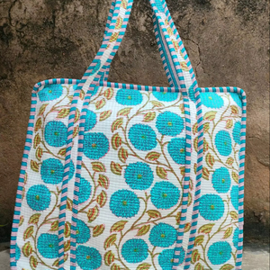 Nuevo Bolso Tote de Algodón Acolchado, Estilo Bohemio Elegante, Hecho a Mano, con Cierre de Cremallera, Costura Kantha, Amplio, para Llevar al Hombro - Product Image 1