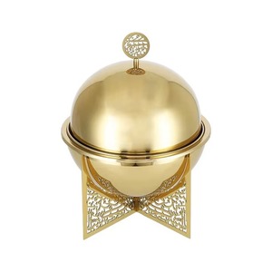 Cacerola con diseño de martillo y acabado dorado en forma curva, ideal para uso en restaurantes, elegante solución para calentar y servir alimentos, procedente de la India. - Product Image 5