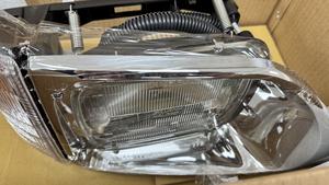 FARO DELANTERO (DERECHO) ORIGINAL PARA CAMIÓN TRUCK BODY PARTS INTERNATIONAL # 3502929C95 FABRICADO EN TAIWÁN - Product Image 5