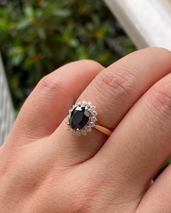 แหวนเพชรดำทรงรี 2.50 กะรัต เพาะเลี้ยงในห้องปฏิบัติการ ตัวเรือนทองคำแท้ 14K/18K แบบหนามเตย รับรองโดย IGI ดีไซน์เรียบหรู เหมาะเป็นของขวัญสำหรับผู้หญิง - Product Image 6