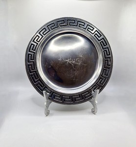 Assiette de Présentation Style Royal Finition Or Antique Vaisselle Décorative pour Événements de Luxe - Product Image 2