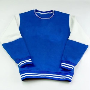 เสื้อสเวตเชิ้ตผู้หญิงสำหรับฤดูหนาว Zeta Phi Beta ตกแต่งด้วยแพทช์ปักลาย แถบลายที่ปลายแขนเสื้อ ผลิตจากผ้าฝ้าย 80% ผสมโพลีเอสเตอร์ 20% ผ้าฟลีซ สวมใส่สบาย - Product Image 2