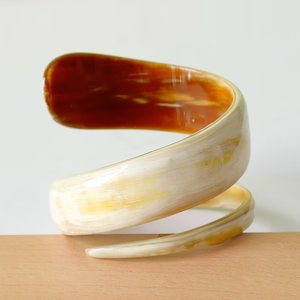 Pulsera de cuerno de serpiente en espiral hecha a mano, pulsera de cuerno de búfalo natural de brazalete ancho, pulsera de cuerno de brazalete de Perfect Enterprises - Product Image 2