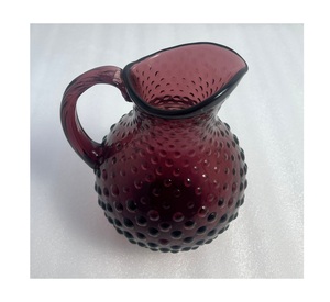 Jarra de Vidrio Morado Clásica con Diseño Duradero para Servir Bebidas en Restaurantes, Hoteles y en el Hogar - Product Image 4
