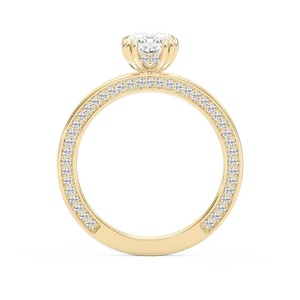 Bague de fiançailles en or jaune 18 carats avec diamant de laboratoire certifié IGI, 1,00 carat, clarté VS1, couleur F, taille coussin, style pavé - Product Image 2