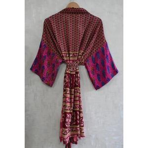 Robe kimono en soie patchwork bohème pour femmes, longue robe de nuit fluide, vêtements de détente artistiques - Product Image 5