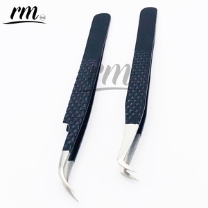 Pince à épiler professionnelle RMI en acier inoxydable anti-magnétique avec poignée confortable, pointe en fibre à angle de 75 degrés, pince à épiler bleue pour cils - Product Image 3