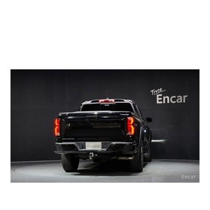 Chevrolet Colorado 2024 2.7 ZL1 4WD con Caja de Cambios Automática, Asientos de Cuero, Cámara Trasera, 15,791 km, Volante a la Izquierda - Product Image 4