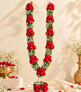 Guirlande de mariage indienne faite à la main en vrac, avec des roses rouges artificielles et des accents élégants de perles, pour la cérémonie de Jaimala du marié et de la mariée - Product Image 1