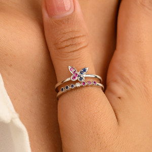 Anillo de Mariposa de Oro Amarillo de 14K con Múltiples Piedras Preciosas, Ajustable, con Engaste de Garras - Product Image 1
