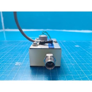 Convertidor de caudalímetro electromagnético TOKYO KEISO ZES96-12001-58 usado como pieza de repuesto para equipos semiconductores antiguos - Product Image 1
