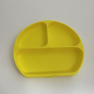 Assiette à ventouses divisée en silicone de qualité alimentaire pour bébés, plateau d'alimentation antidérapant pour tout-petits, base à ventouse solide, 0-12 mois, 1-6 ans - Product Image 1