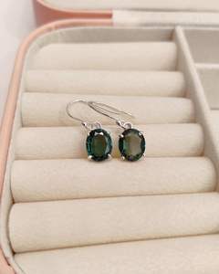 Pendientes de Zafiro Verde, Plata de Ley 925, Chapados en Oro, Corte Ovalado, Joyería Hecha a Mano, Regalo de Aniversario para Ella - Product Image 6