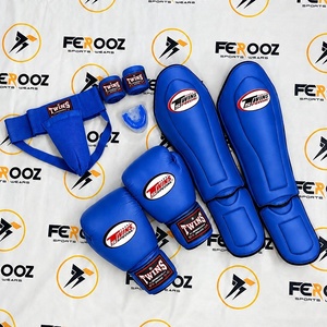 Équipement d'entraînement de boxe professionnel : Gants bordeaux, protège-tibias et autres équipements de protection abordables pour le kickboxing et le MMA - Product Image 6