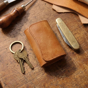 Proveedor de Carteras de Cuero Genuino, Accesorio Porta Llaves de Cuero Premium con Construcción Duradera y Estilo Vintage Atemporal - Product Image 2