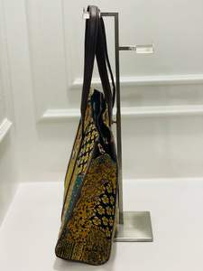 กระเป๋าใส่แล็ปท็อปลายดอกไม้สีเหลืองพิมพ์ลายสกรีนทันสมัย พร้อมช่องใส่ของขนาดใหญ่ เป็นมิตรกับสิ่งแวดล้อม ใส่เครื่องดื่มได้ แถมกระเป๋าเล็กฟรี - Product Image 3