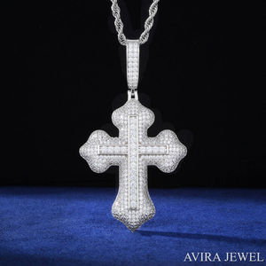 Pendentif Croix Moissanite et Chaîne Maille Cubaine en Argent Sterling 925, Collier Iced Out pour Homme - Product Image 1