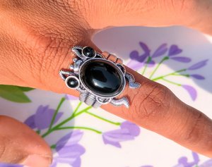Bague ovale en onyx noir, argent sterling, faite à la main, motif grenouille, bijou statement, cadeau d'anniversaire pour femme - Product Image 5