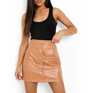 Jupe crayon mini en similicuir taille haute pour femme avec fermeture boutonnée, design uni brillant, style sexy toutes saisons - Product Image 6