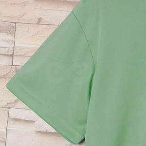 Camiseta al por mayor con logo personalizado impreso, 100% algodón, cuello redondo, corte holgado, servicio OEM personalizado, camiseta de color sólido para hombre - Product Image 3