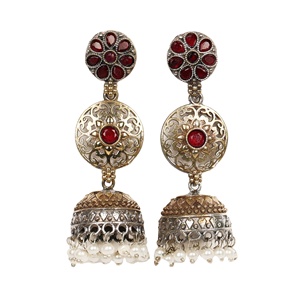 Pendientes Colgantes Bohemios Indios de Latón Oxidado Bicolor con Flores y Piedras de Circonita Roja |   Anillo con Bisel, Regalo de Boda Étnico para Mujer - Product Image 1