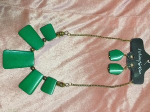 Collar de cuentas de resina verde oscuro de moda, cuentas curvadas, joyería de moda, accesorio de disfraz para mujer, ropa de noche, proveedor mayorista - Product Image 3