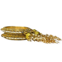 Ensemble de bracelets Jhumka tendance en métal doré et perles, élégant pour mariages et fêtes, prix de gros premium