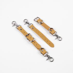 Ensemble de retenue BDSM 16 pièces de différentes couleurs et options de quincaillerie ceinture et menottes de cuisse BDSM-0021 en cuir de vachette véritable - Product Image 4