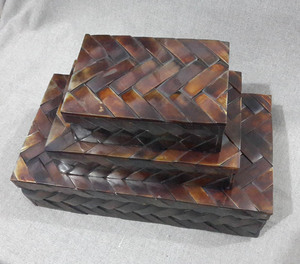 Caja organizadora de joyas de resina con incrustaciones, artesanía india personalizada, elegante, artística, personalizable, de madera, en oferta. - Product Image 5