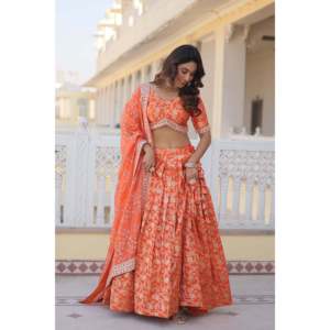 LIVEWEAR Lehenga Choli, créateur de vêtements de désherbage vert - Product Image 5
