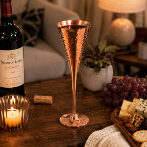 Flûte à champagne en cuivre martelé conique à long pied, verre à cocktail en métal pour mariages, événements, bars, dîners et cadeaux - Product Image 2