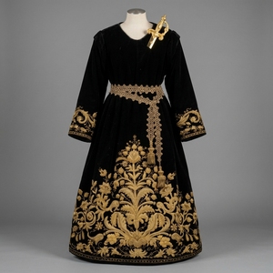 Túnica de terciopelo bordada con lingotes de oro, lujosa vestimenta religiosa bordada a mano, vestido ceremonial con estatua de santo católico - Product Image 1