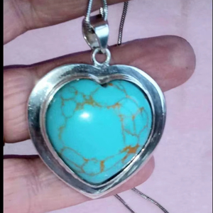 Colgante de Corazón de Plata de Ley con Turquesa y Cadena, Joyería Artesanal con Piedras Preciosas, Diseño Elegante para Mujer, Venta al por Mayor - Product Image 1
